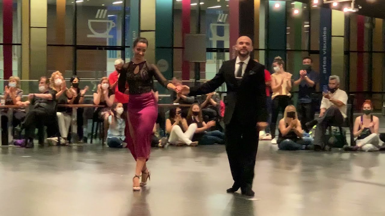 Eric Dinzel y Flavia Kohut 2021 - Milonga Federal CCK  - 2/3