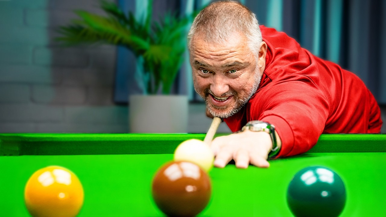 Can Stephen Beat Two Amateurs Using Only 3 Colours?