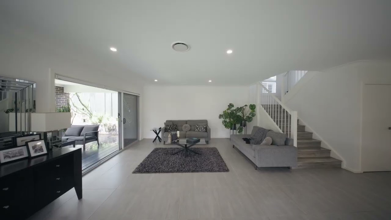 33 Merrick Circuit, Kiama - Greg Crumpton and Helena Crumpton Stone Real Estate Illawarra
