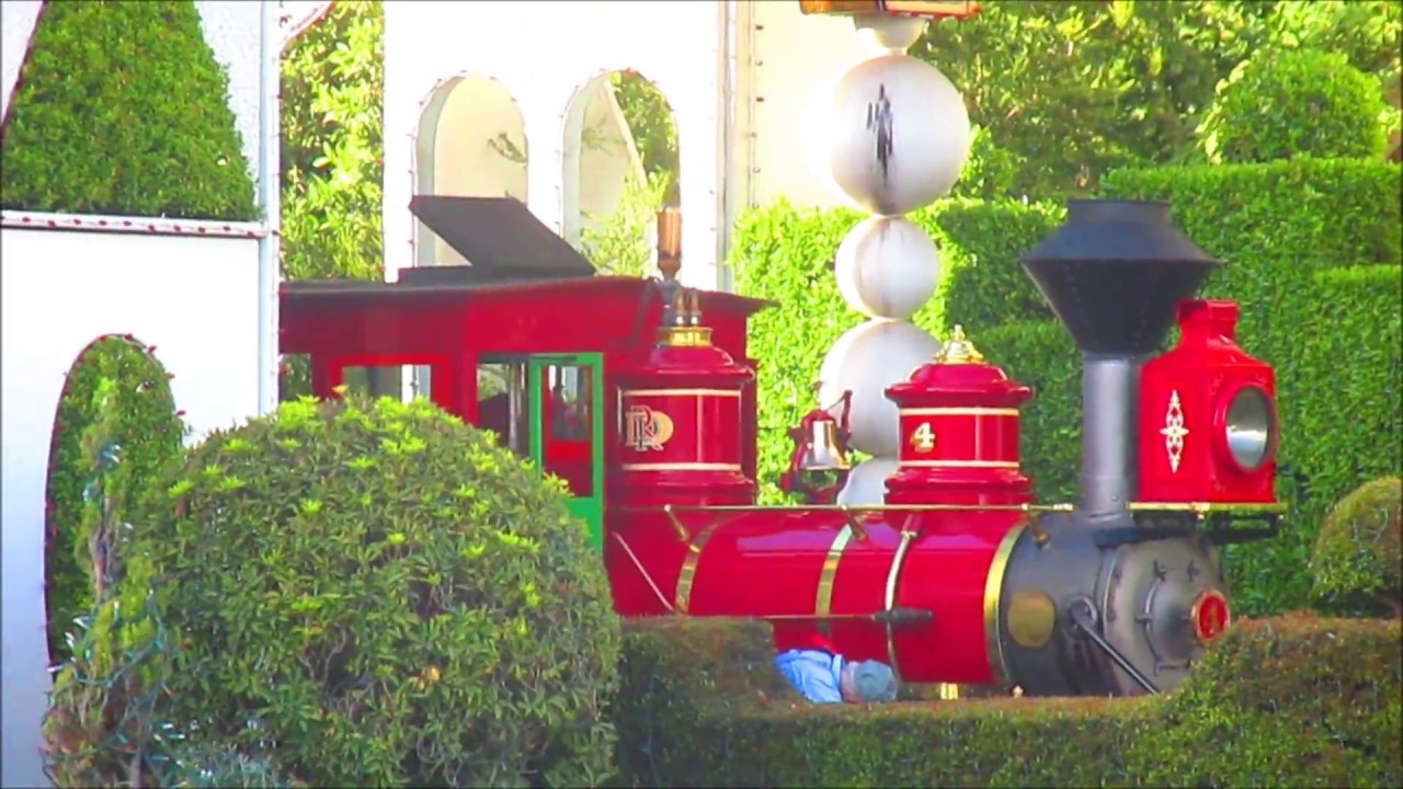 12/9/17 The Disneyland Railroad Holiday Season: Tom Swayers and Small World