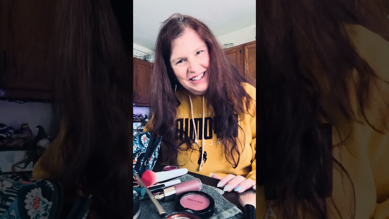 Happy New Year’s Eve!🎊🥳 GRWM and let’s chat! 