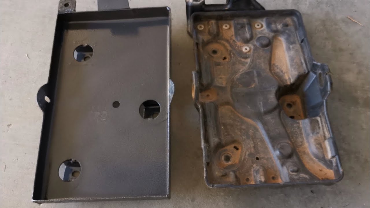 Mitsubishi Pajero Broken Plastic Battery Tray Generation 4 Pajero / Montero / Shogun