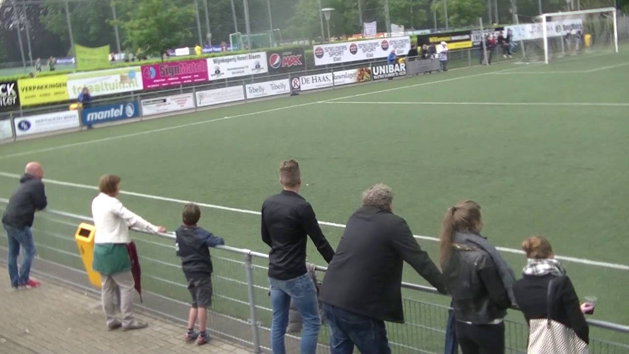 SML-Eendracht 3-1 en SML promoveert naar derde klasse