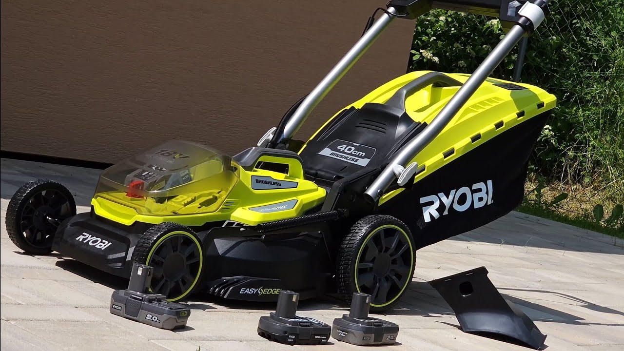 Аккумуляторная садовая косилка RYOBI RYLMX40A-0. Подходит для небольших газонов.