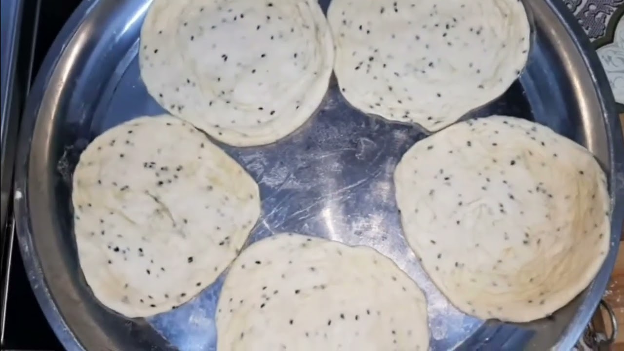 عيش بحبّة البركة جاهز في 10 دقائق طعم ولا أروع Live with black cumin seeds ready in 10 minutes