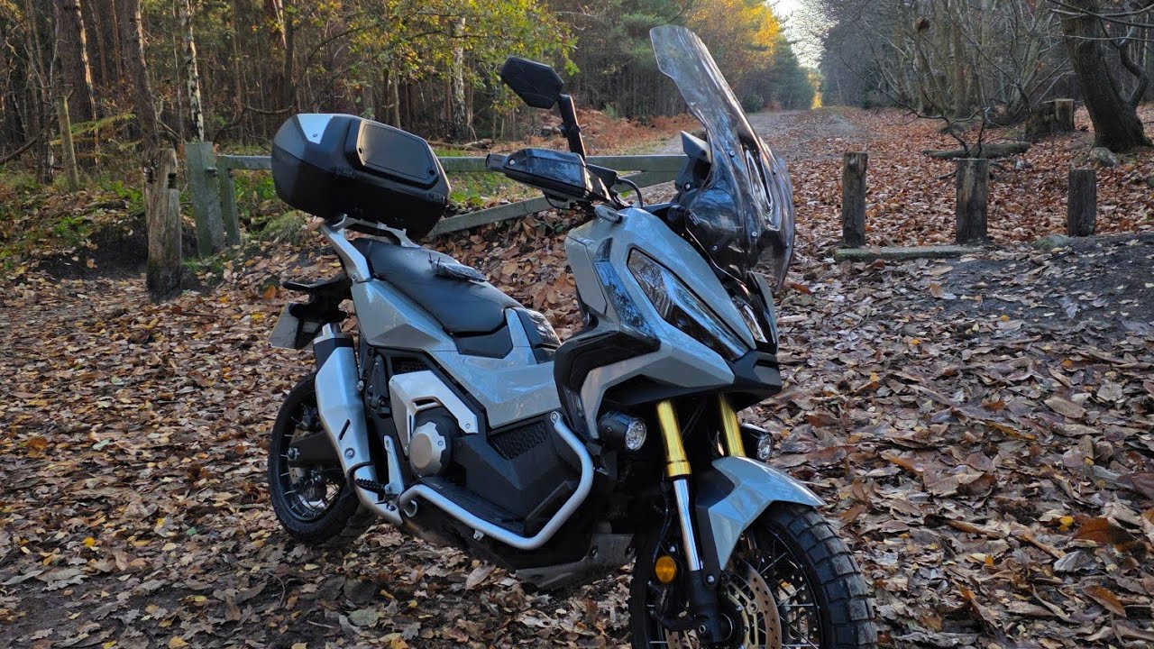 DJI NEO2 Honda X-ADV 750