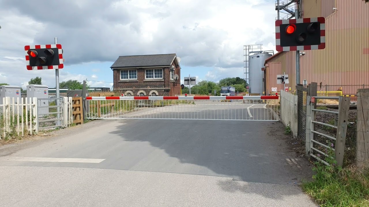 Level Crossing - Unnamed road, Selby