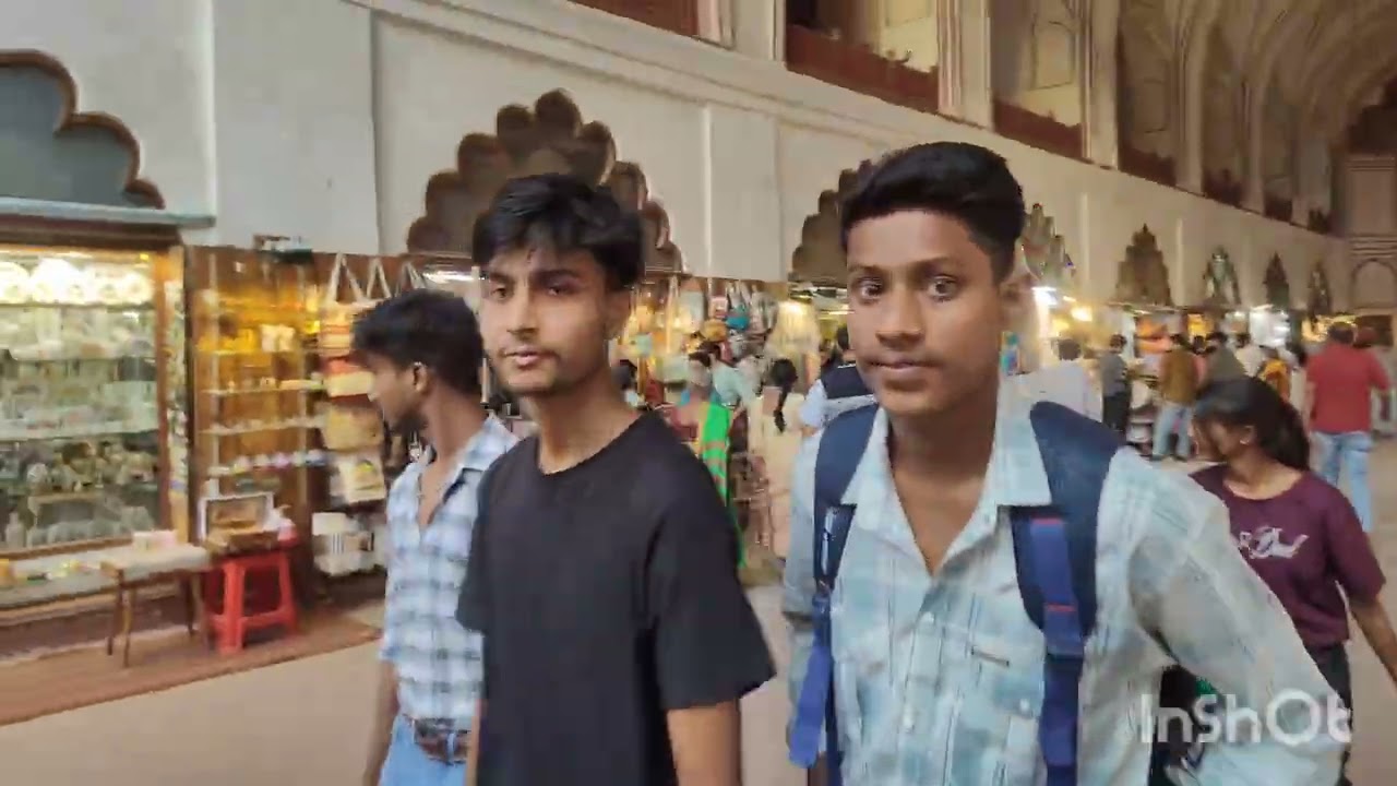 Lal Quila ke under ki bazaar part-1 #viralvlogs #vlogger #trendingvideo #viralvlogs #travel #vloging