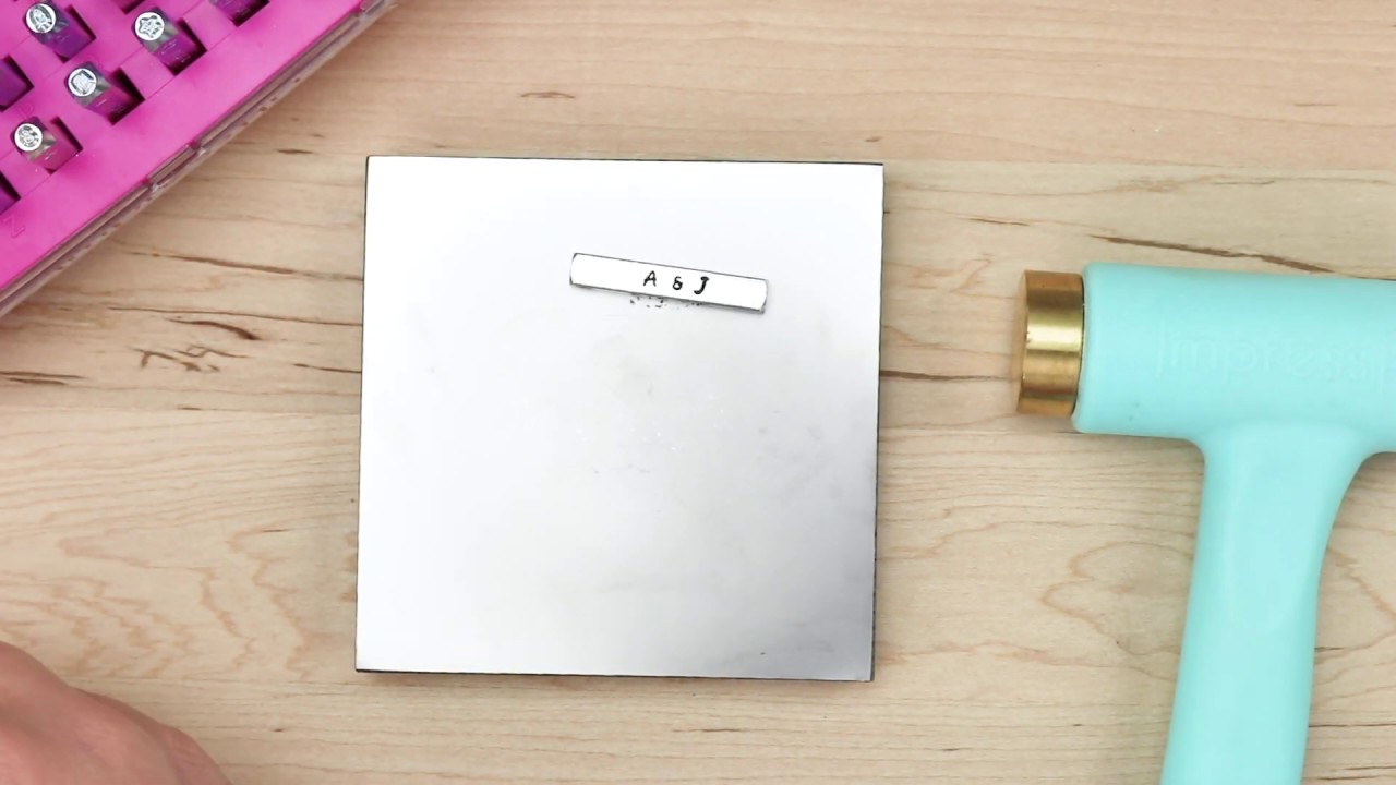 www creaknutselen nl slag stempelen metaal Hand Stamped Necklace  Keychain Tutorial