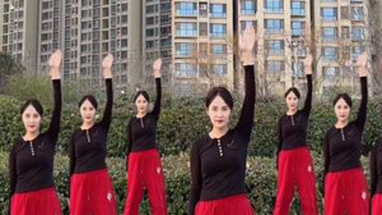 #居家锻炼 #适合所有人的健身动作 #全民健身 #每天坚持锻炼会有不一样的收获 #健身操