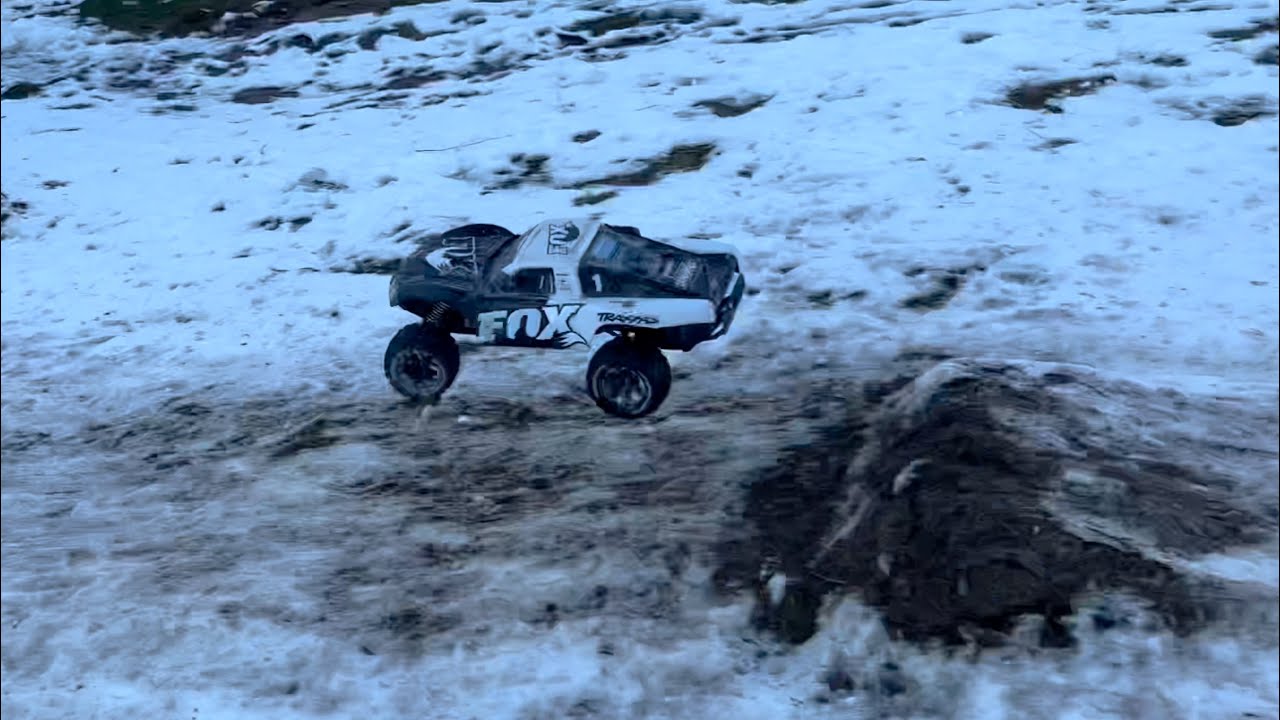 Traxxas Monsterslash im Schnee | Ollis RC Cars