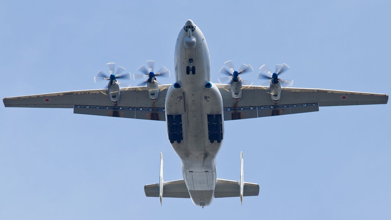 ✈Ан-22 - Проход после ремонта на малой высоте / Кубинка