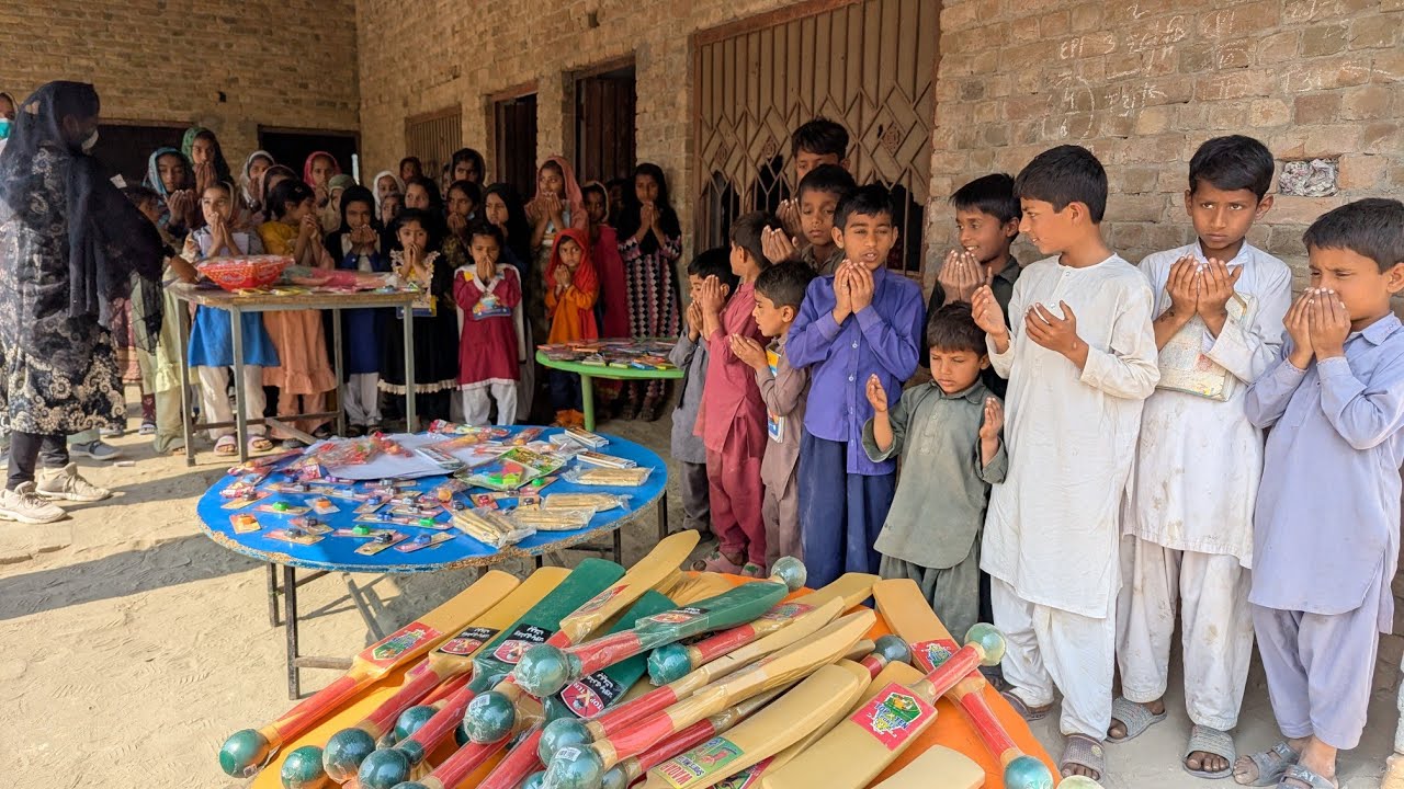 School ky Bachon ka Liya Etna Sara Gift 🎁|khoshi ka Dan🥰|SHUKRIYA Talha Rahman and family.♥️26, 2026