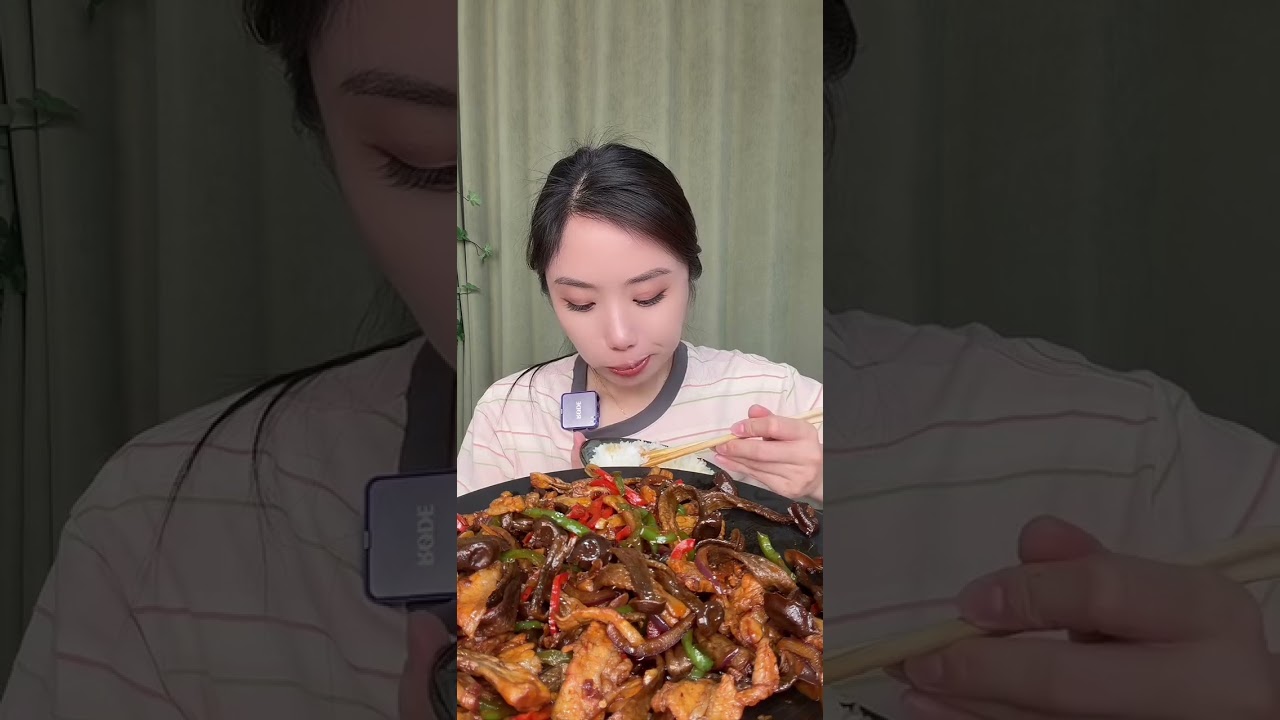 Eating Braised Fish Mixed With Chili And Tofu😋🤫😝 #eat #yummyfood #viral #eating #food #mukbang