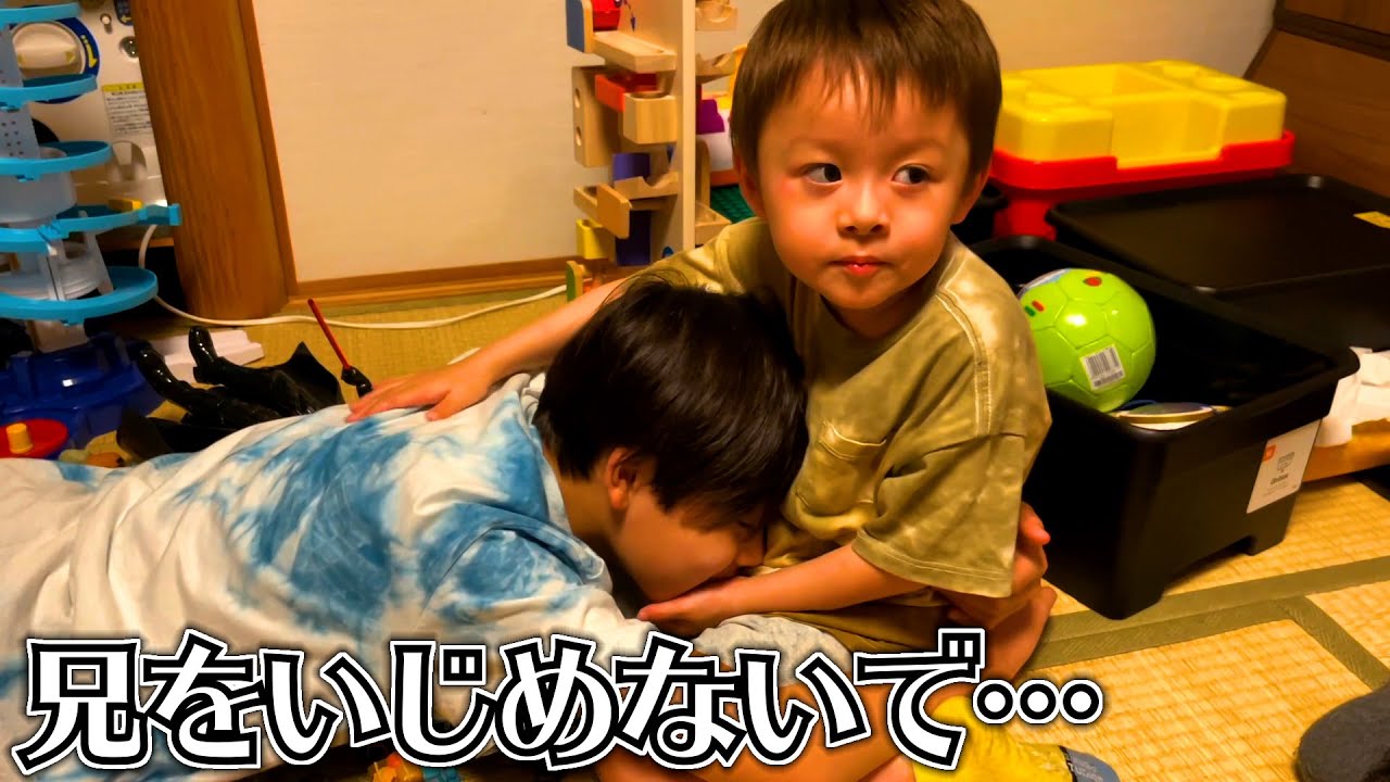 家族が泣いてると…慰めてくれる3歳児 優しい弟…「よしよし」してくれます♪