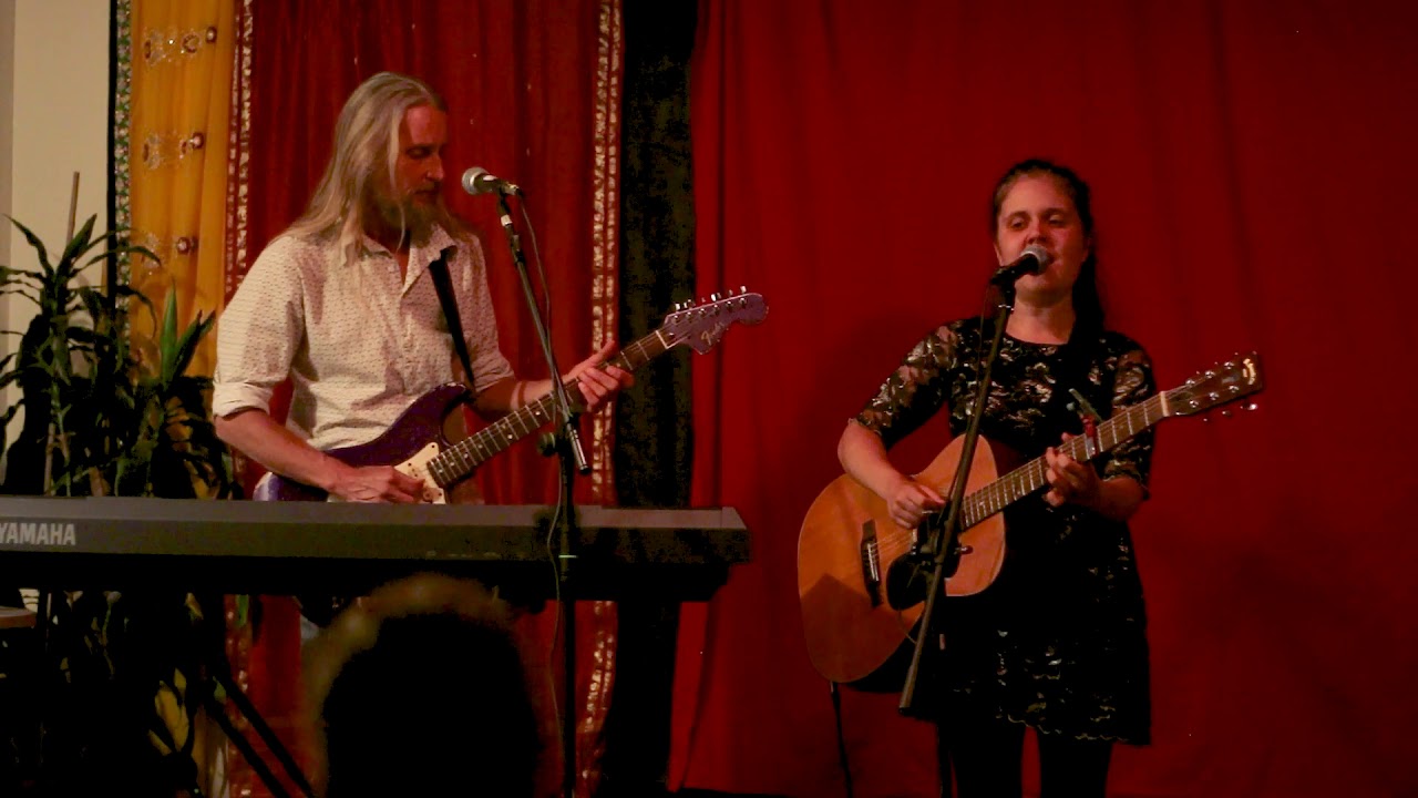 Nur Peach feat. Dylan Wade- Gift From Above Live @ The Back Room