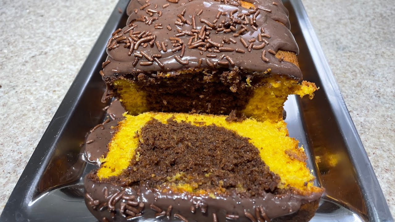 BOLO MÁRMORE DE CENOURA COM CORBERTURA DE BRIGADEIRO⏩receita nos comentários #bolodecenoura