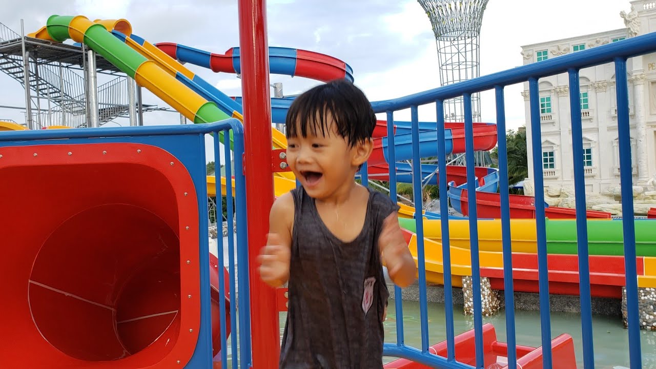 Đồ Chơi Trẻ Em Tin Siêu Còi ❤ Tin và Anh Hai đi hồ bơi với Ba, Mẹ