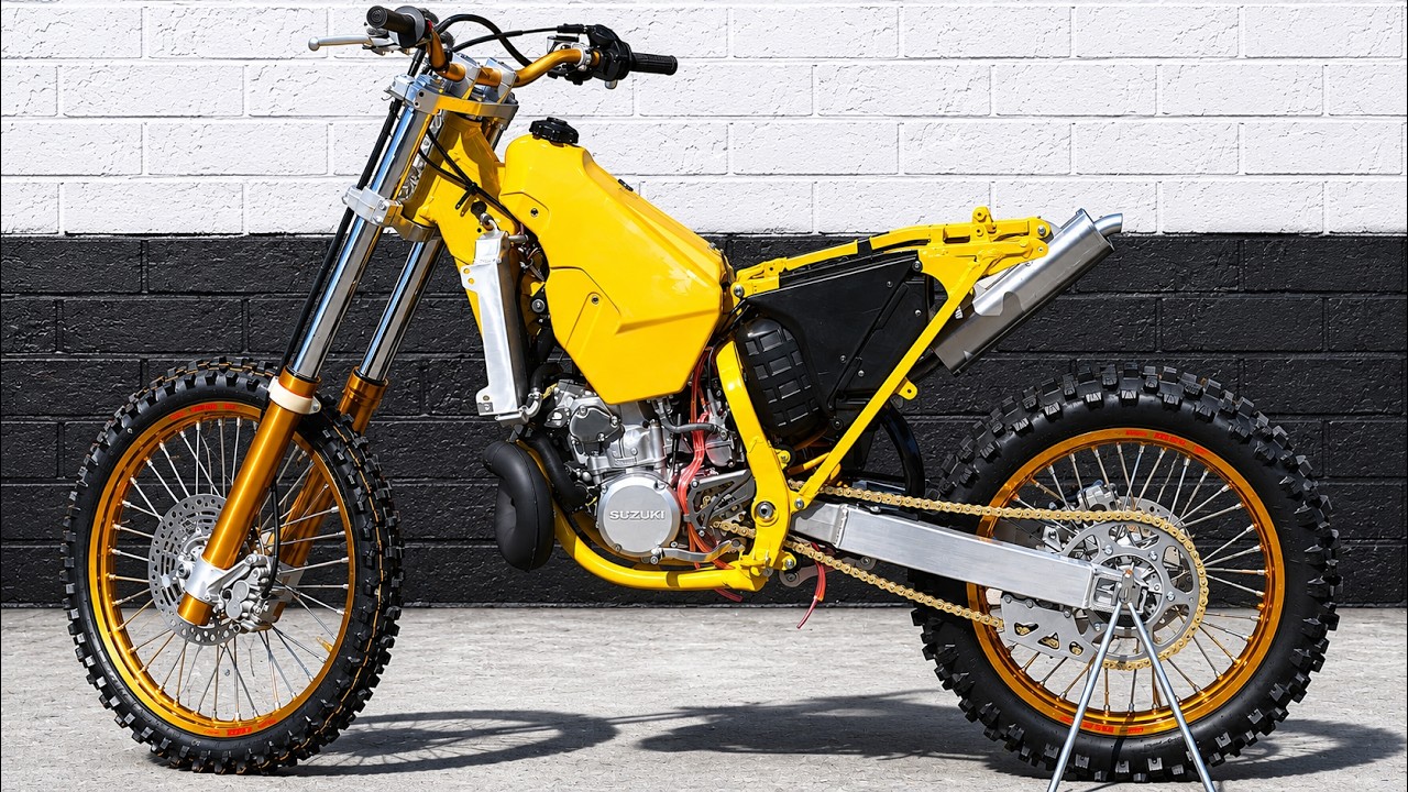 ⚡ Insane 2-Stroke Engine Rebuild | 2000 RM250