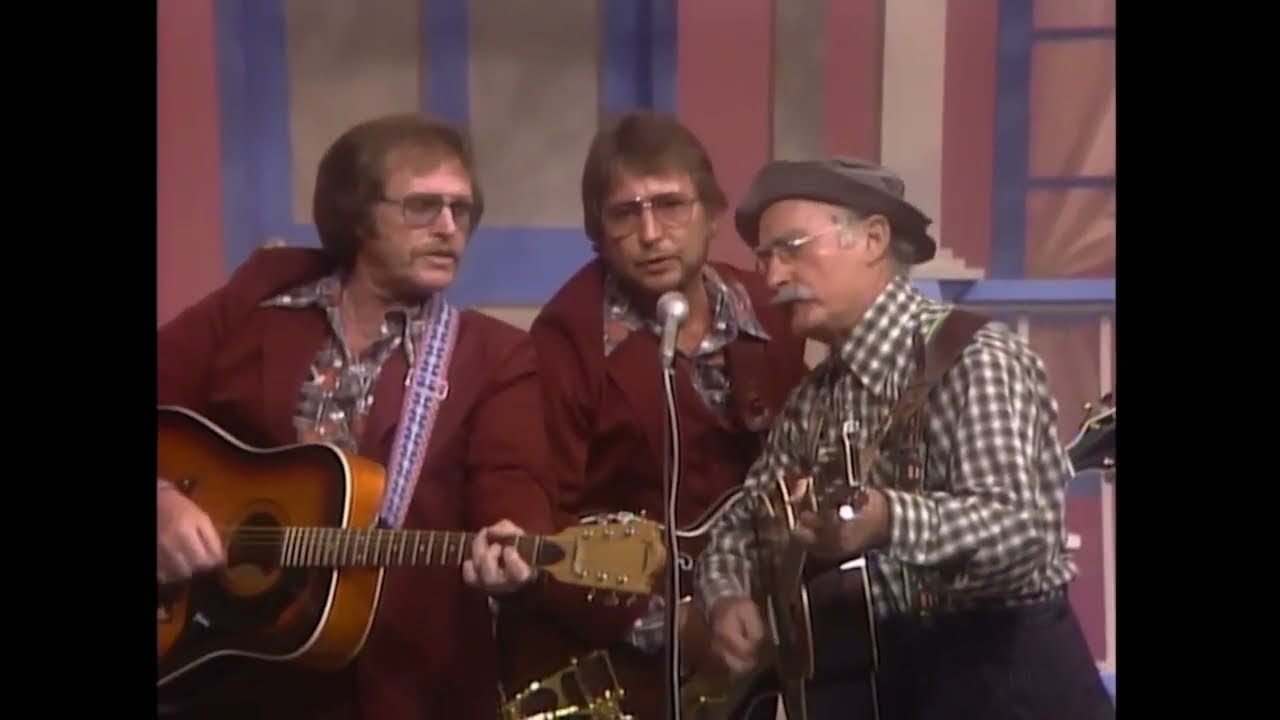 Falling Leaves - Grandpa Jones RARE FOOTAGE (That Nashville Music)