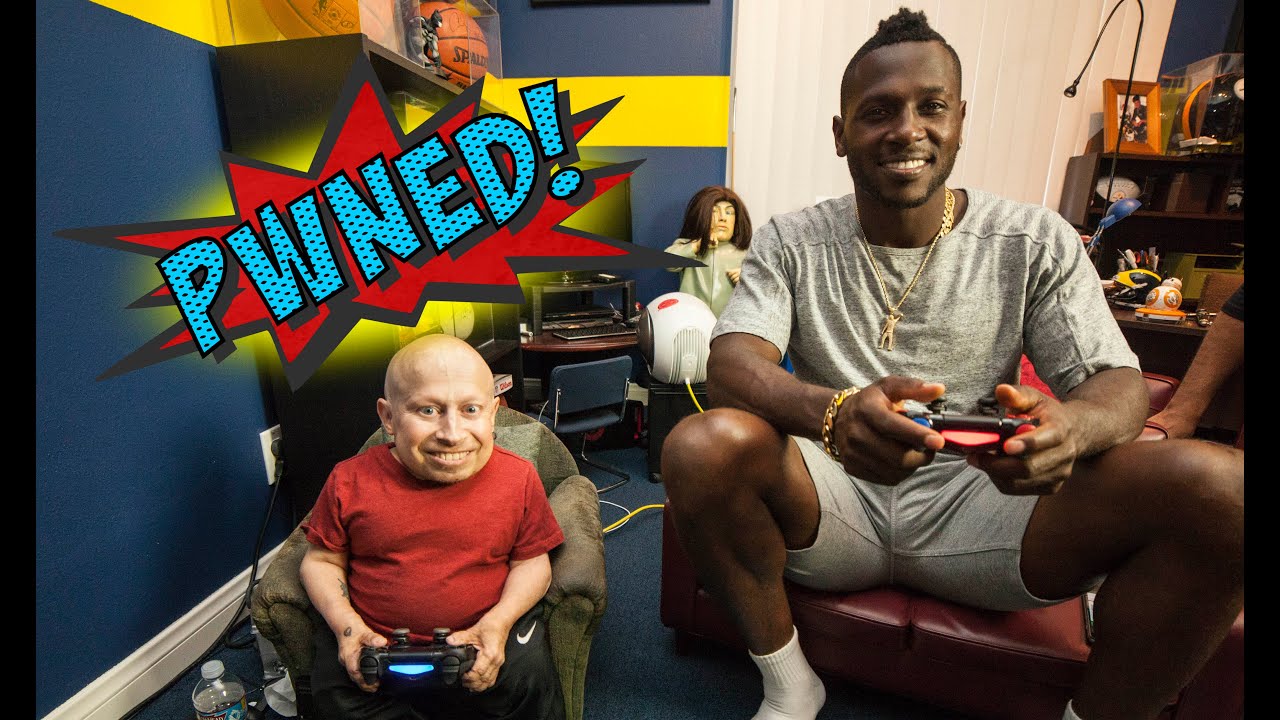 Antonio Brown of the Pittsburgh Steelers VS. Verne Troyer playing Madden NFL 16 - PWNED!