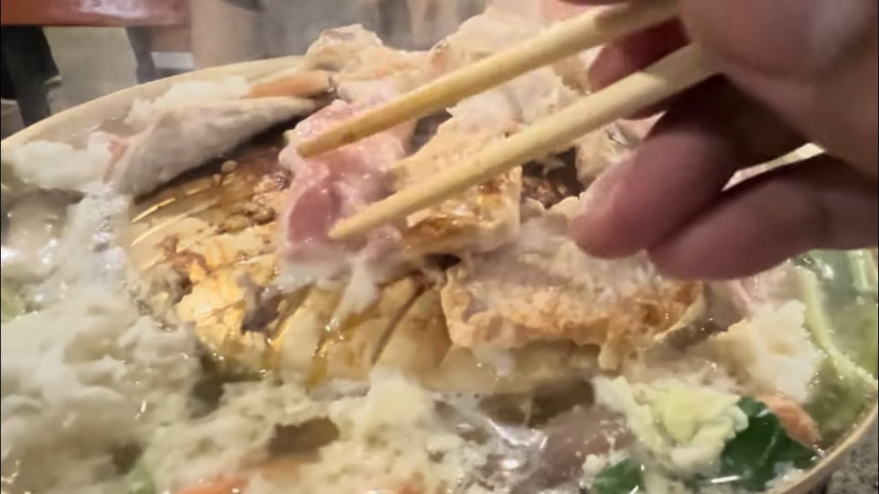 ทีเด็ดน้ำจิ้ม  🔥 Thai BBQ Hot Pot  หมูกะทะร้อนๆ ย่างบนเตา หอมฟุ้งทั้งโต๊ะ!
