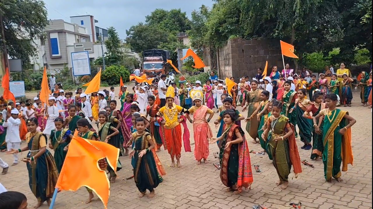 आषाढी वारी, बालगोपाळांचे अभंगाच्या तालावर सुंदर नृत्य