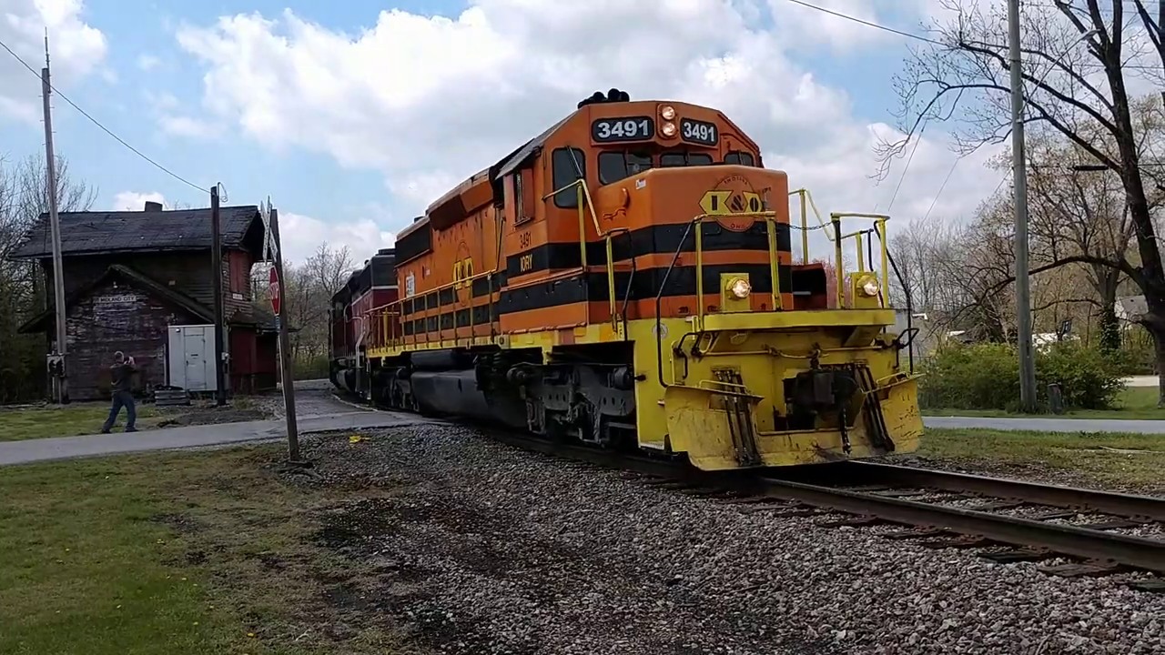 Indiana & Ohio Melvin Stone Train passing Midland Station (84 cars)