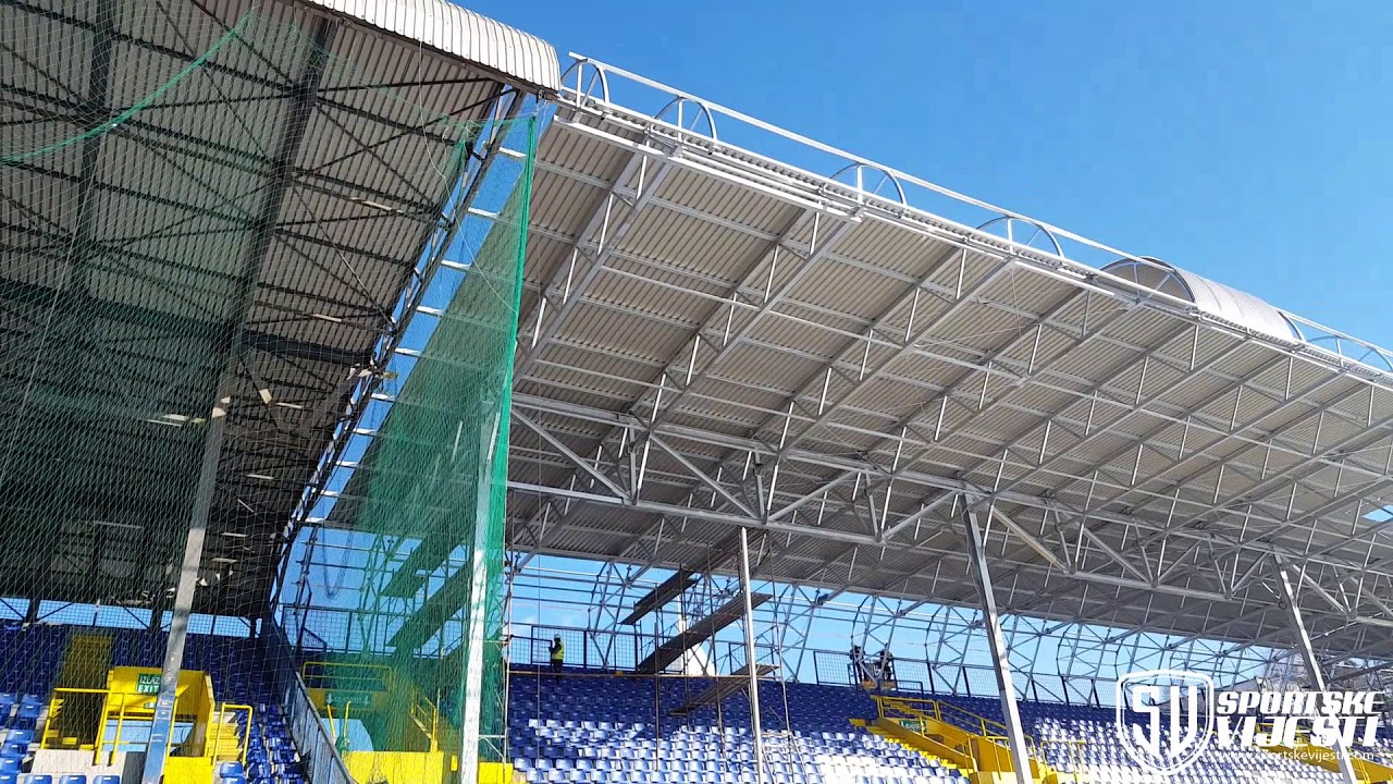 Postavljanje krovne konstrukcije na istočnu tribinu stadiona 