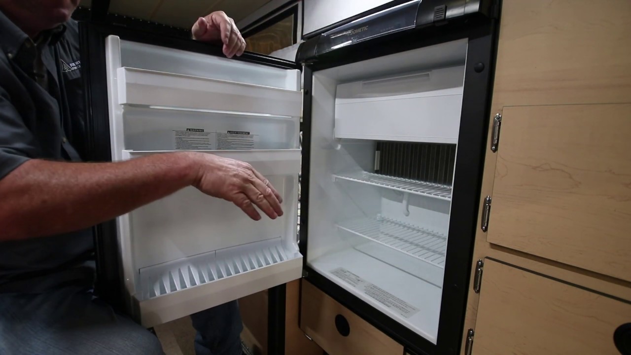 3-Way Refrigerator/Freezer 2.7 cu.ft l Four Wheel Campers