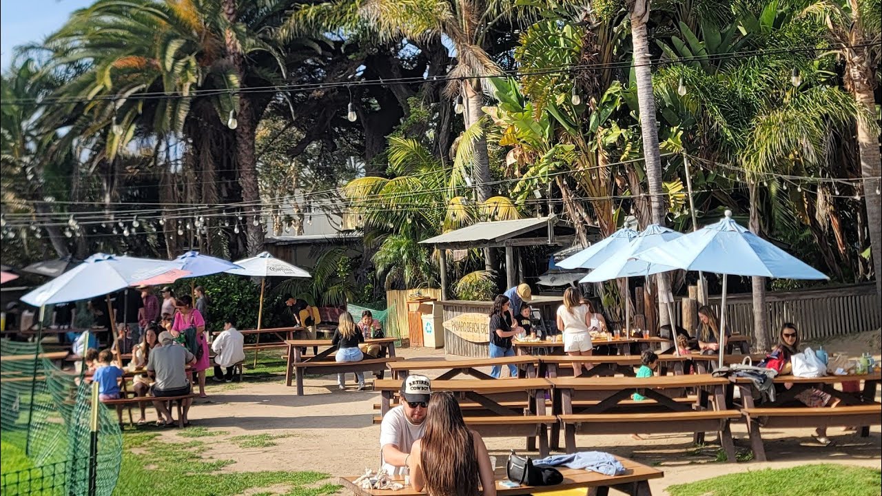 Sunday outdoor/Chủ nhật ngoài phố