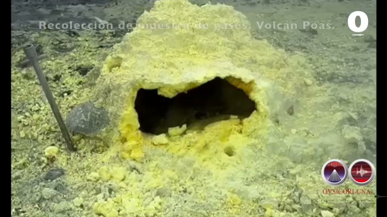 Fumarola en la laguna caliente del volc&aacute;n Po&aacute;s ofrece datos clave para los cient&iacute;ficos