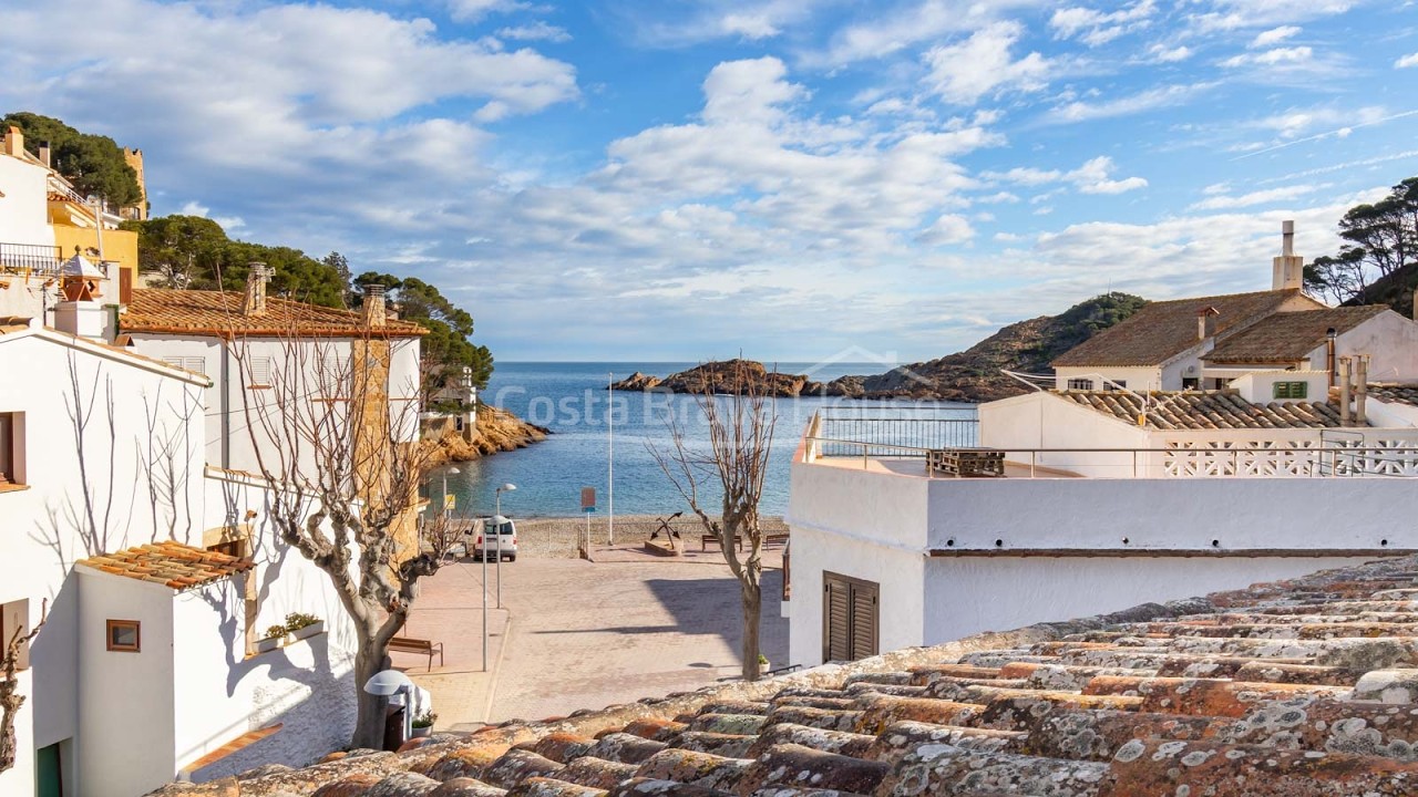 Casa en primera línea en Sa Tuna (Begur) con terraza y garaje | Ref 3000PL