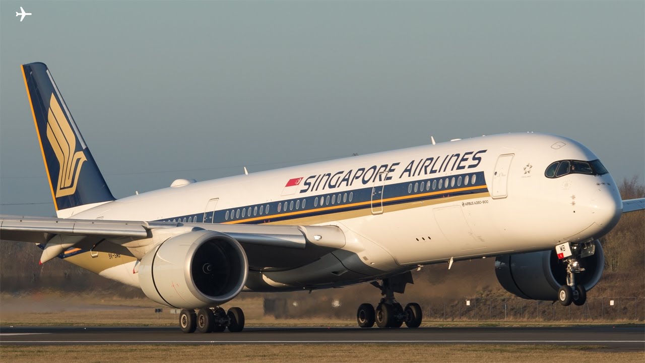 4K Singapore Airlines A350 XWB Close Up Takeoffs and Landings at Manchester Airport