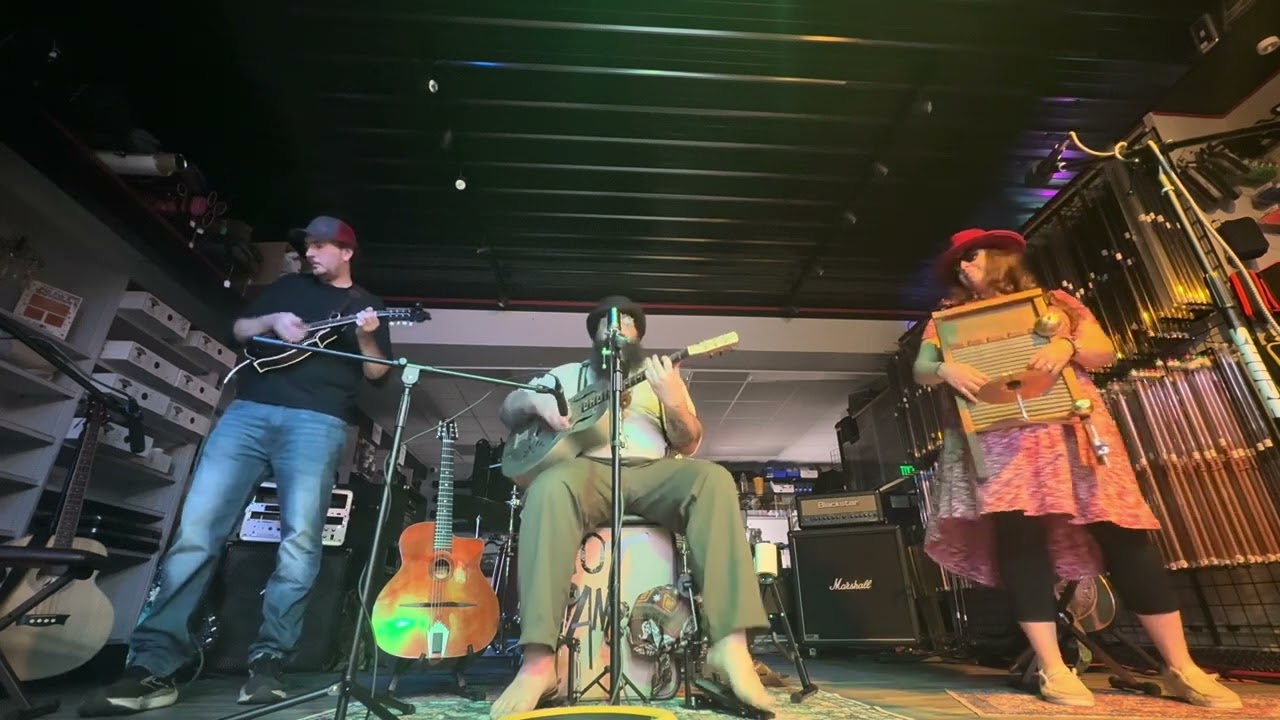 Hot Dang! - Five Foot Two (Live at The Spot)
