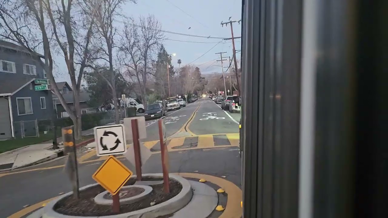 VTA Bus #2042 on 72 Not Full road, I stopped the wrong you stop.