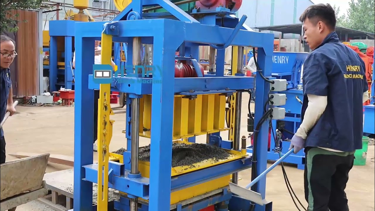 La máquina bloquera de hormigón QT4-40 es la más fácil de operar y la más asequible.