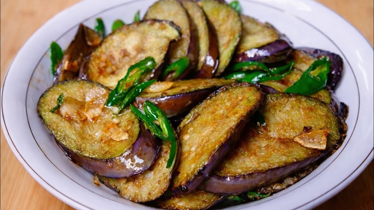 eggplant cooked this way tastes so delicious and savory, the texture is tender, with crispy edges