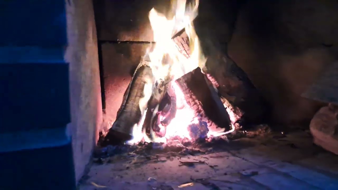 👉Cold? Stay here🔥 #fire #fireplace #oodlysatisfying #videos #winter #relax #outdoors #asmr 