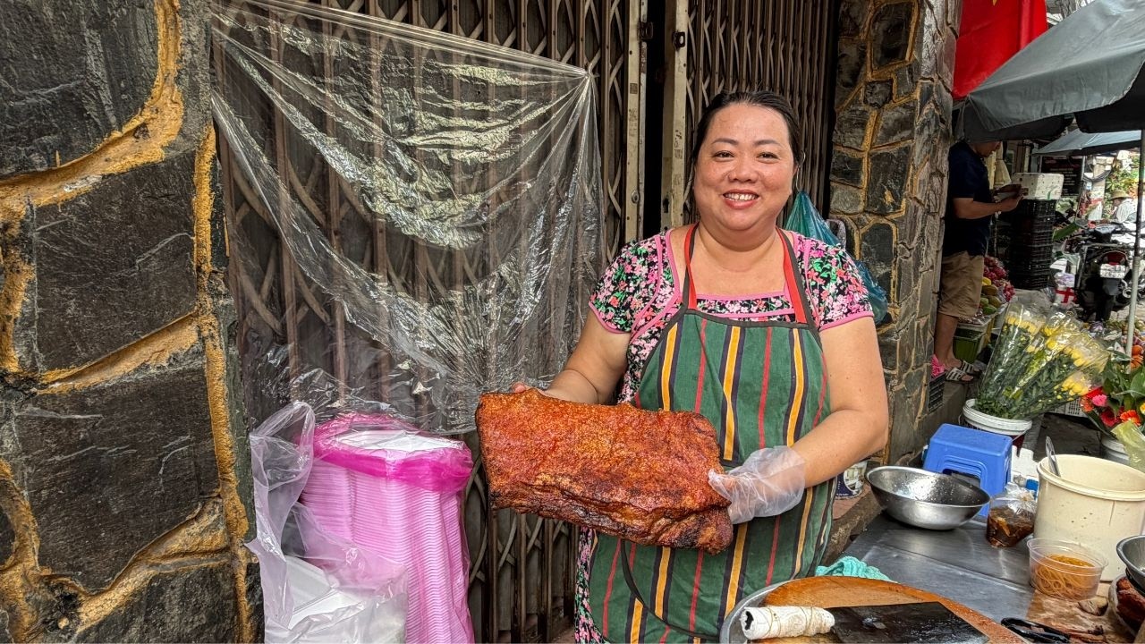 Xuất hiện đao phủ mới nổi, trùm Chép Sài Gòn chặt heo quay thần tốc đáng gờm