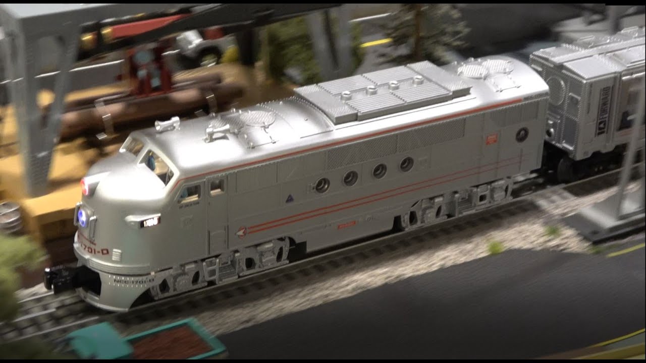 Boldy Go Where No Train Has Gone Before - Lionel's Star Trek The Next Generation Set