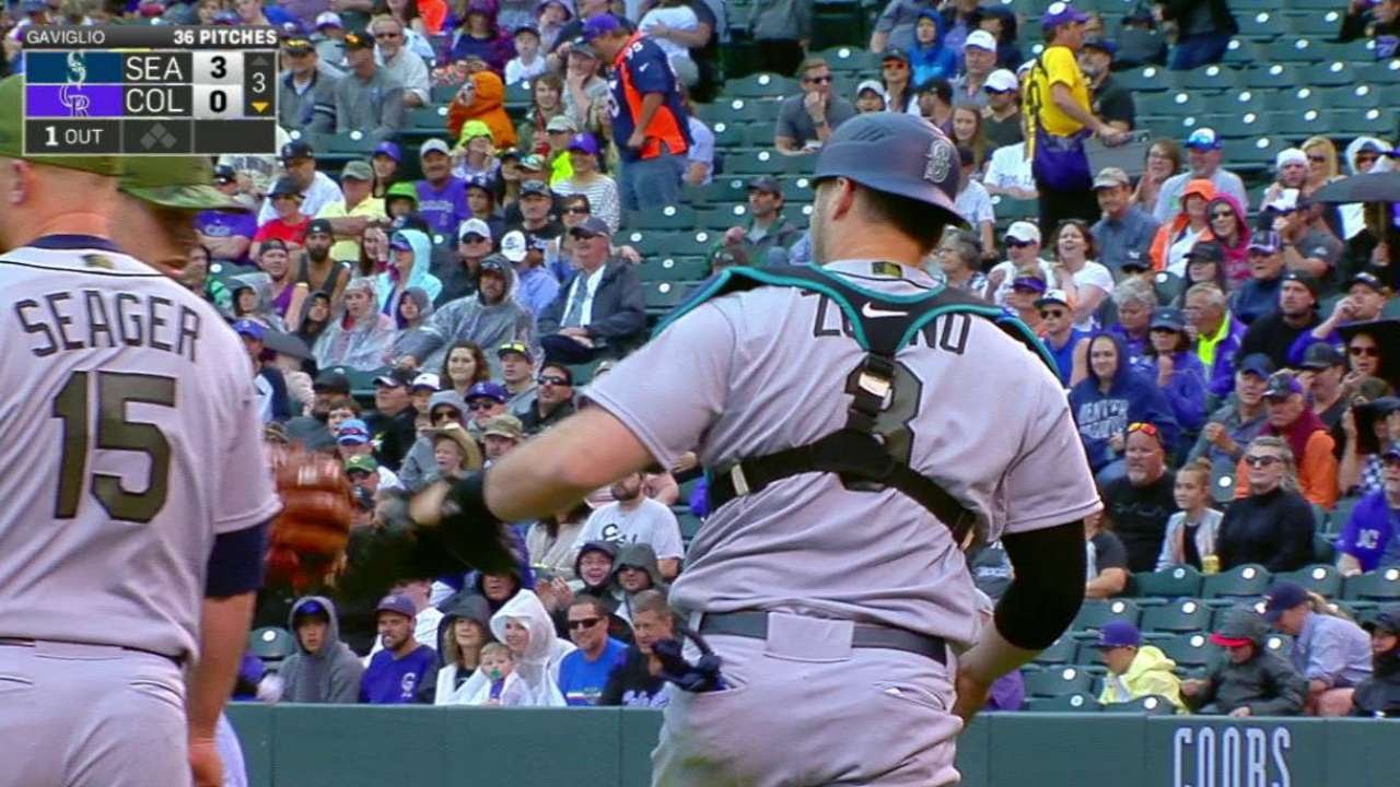 SEA@COL: Zunino makes an impressive play on a bunt