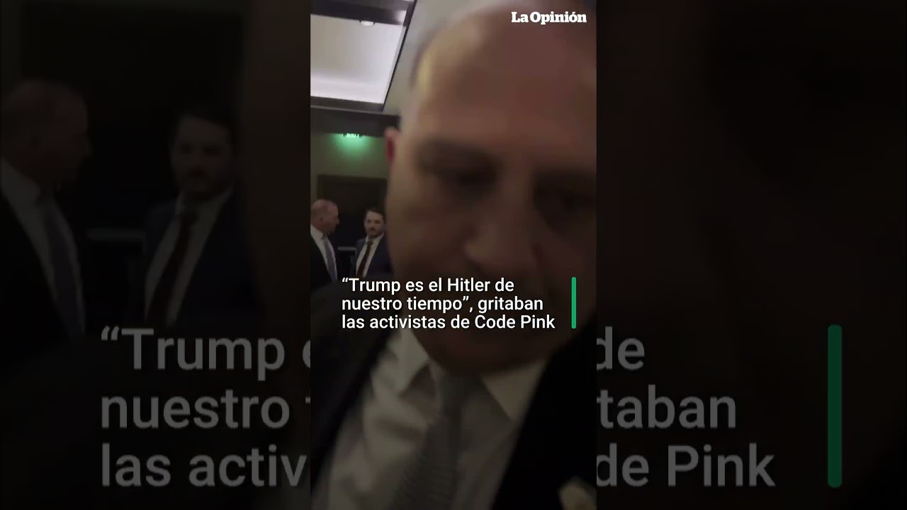 Donald Trump fue acorralado por activistas y comparado con Adolf Hitler / La Opini&oacute;n
