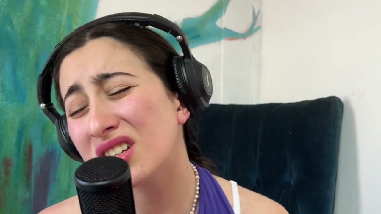 La gata bajo la lluvia- Rocío Dúrcal (cover by LailaSpe)