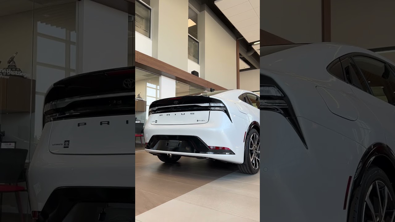 This 2026 Prius Plug-In Hybrid is astonishing 😲 Over 900 km total range and 64 km EV range! #toyota