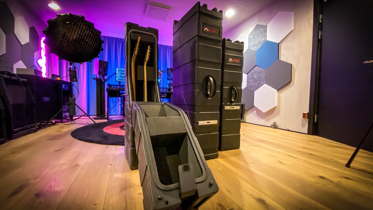 TRAVELING WITH STYLE - ENKI Guitar Cases