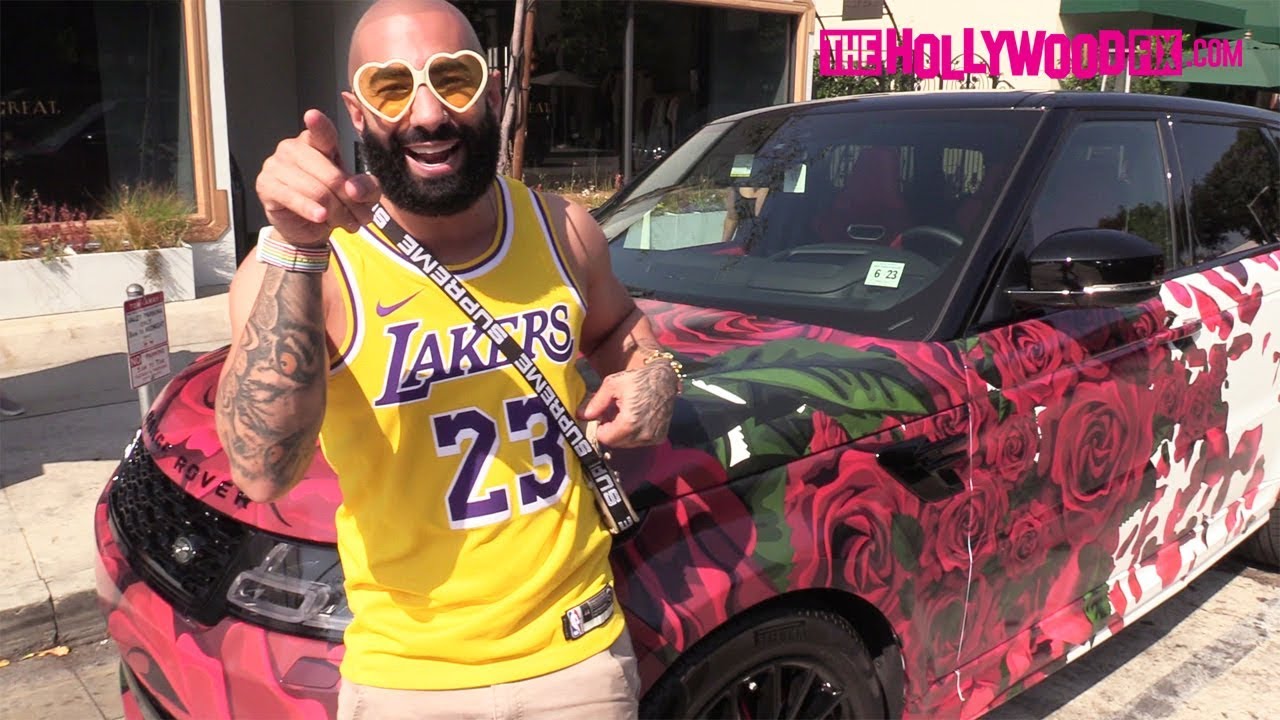 FouseyTube представляет свой новый Range Rover, покрытый розами, и дарит Air Jordan с Симми Сингхом