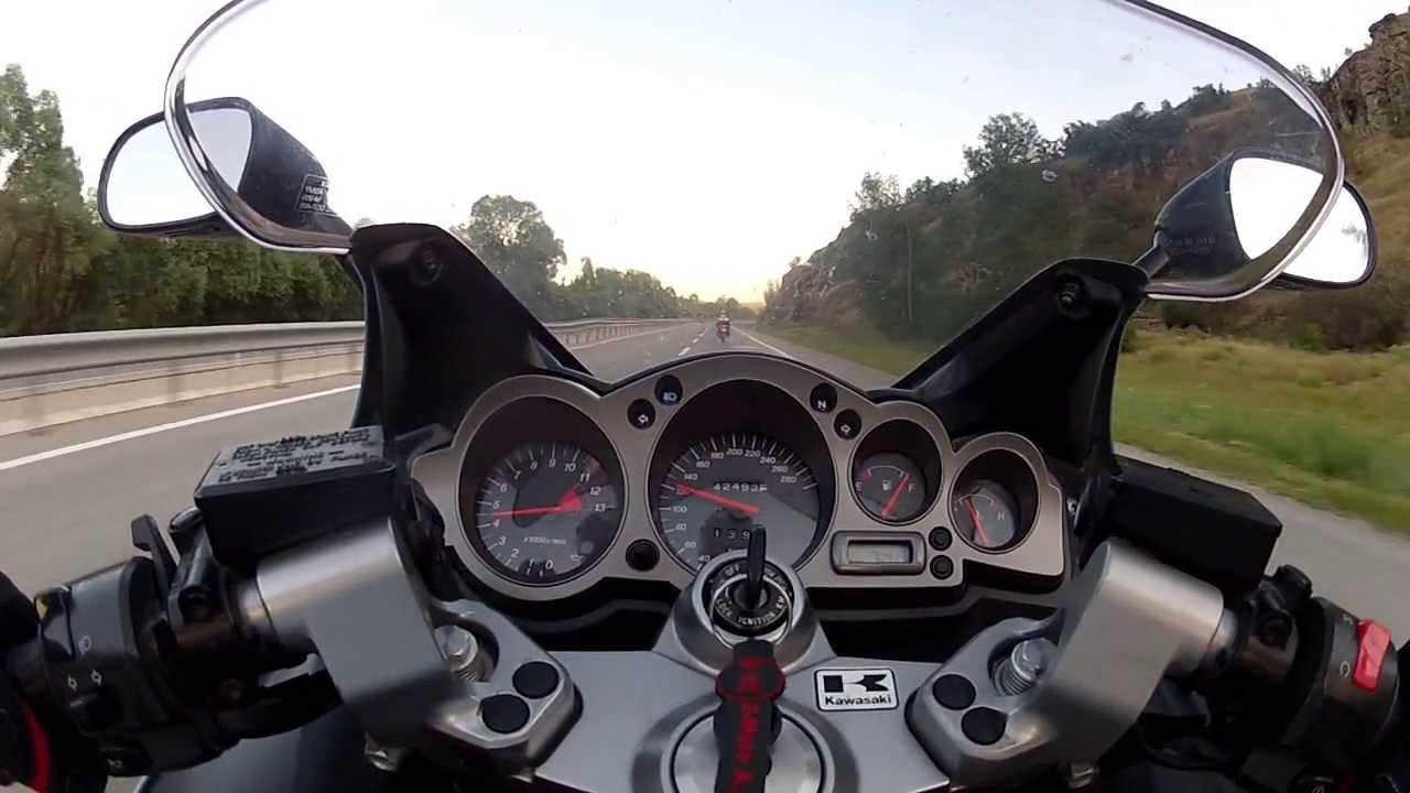 Kawasaki ZZR 1400 & ZZR1200 arkalarında BMW R1200RT