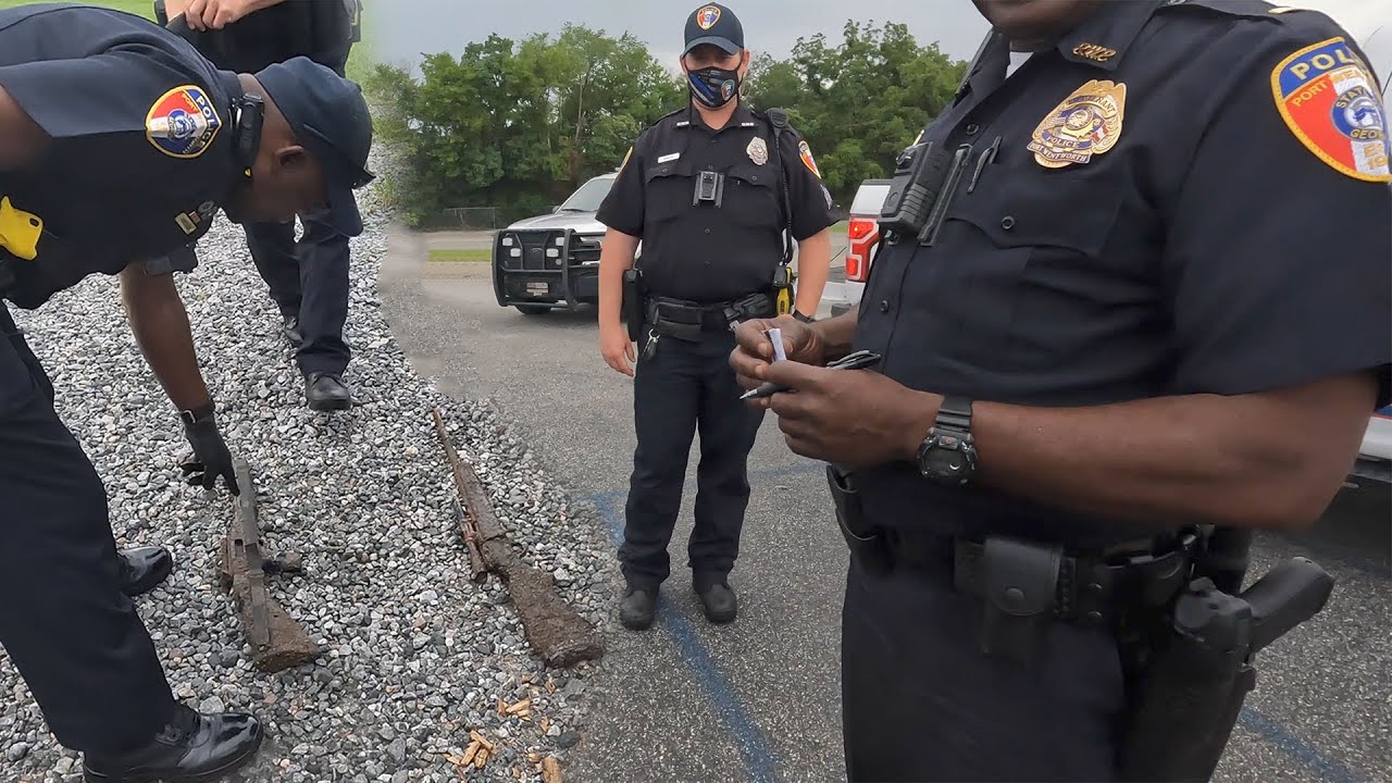 Possible Murder Weapons Found Magnet Fishing (Police Called)