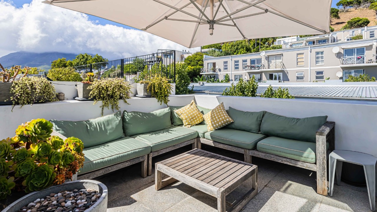 Modern 2 Bedroom Townhouse with Spectacular Rooftop Terrace in De Waterkant